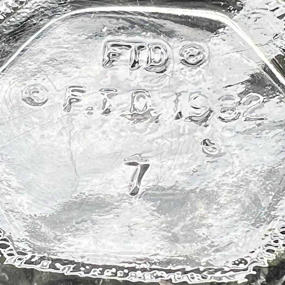 Vintage 1982 FTD Pineapple Shaped Diamond Point Pressed Glass 5.5
